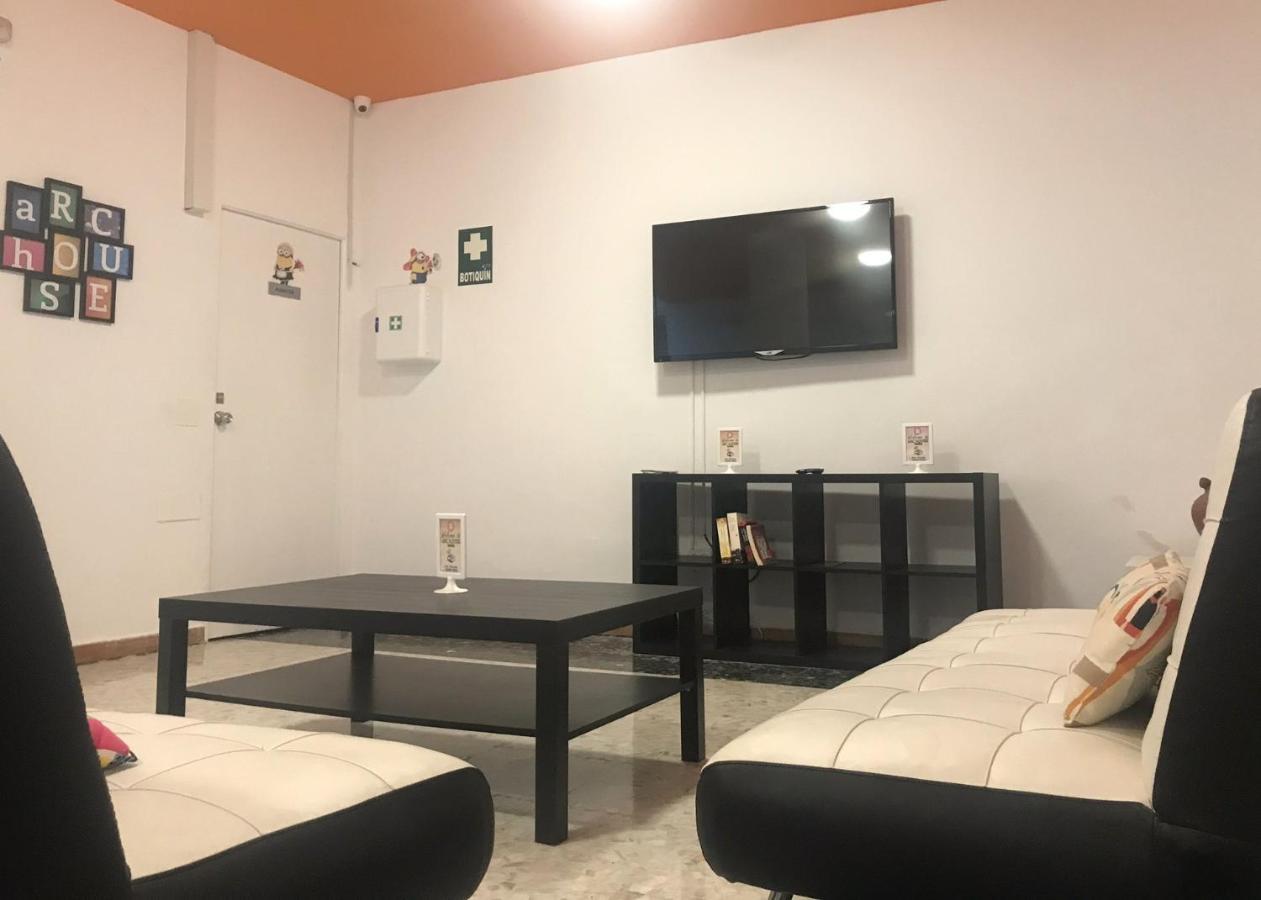 Arc House Sevilla Only Adults Seville Exterior photo